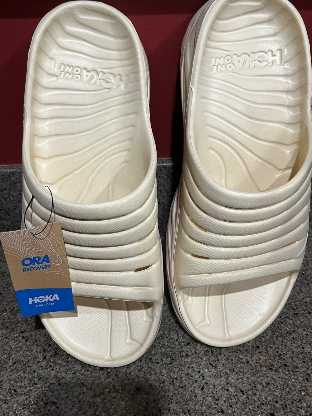 Hoka Women’s Cream ORA Recovery Slide Sandals New With Tag Shortbread Color